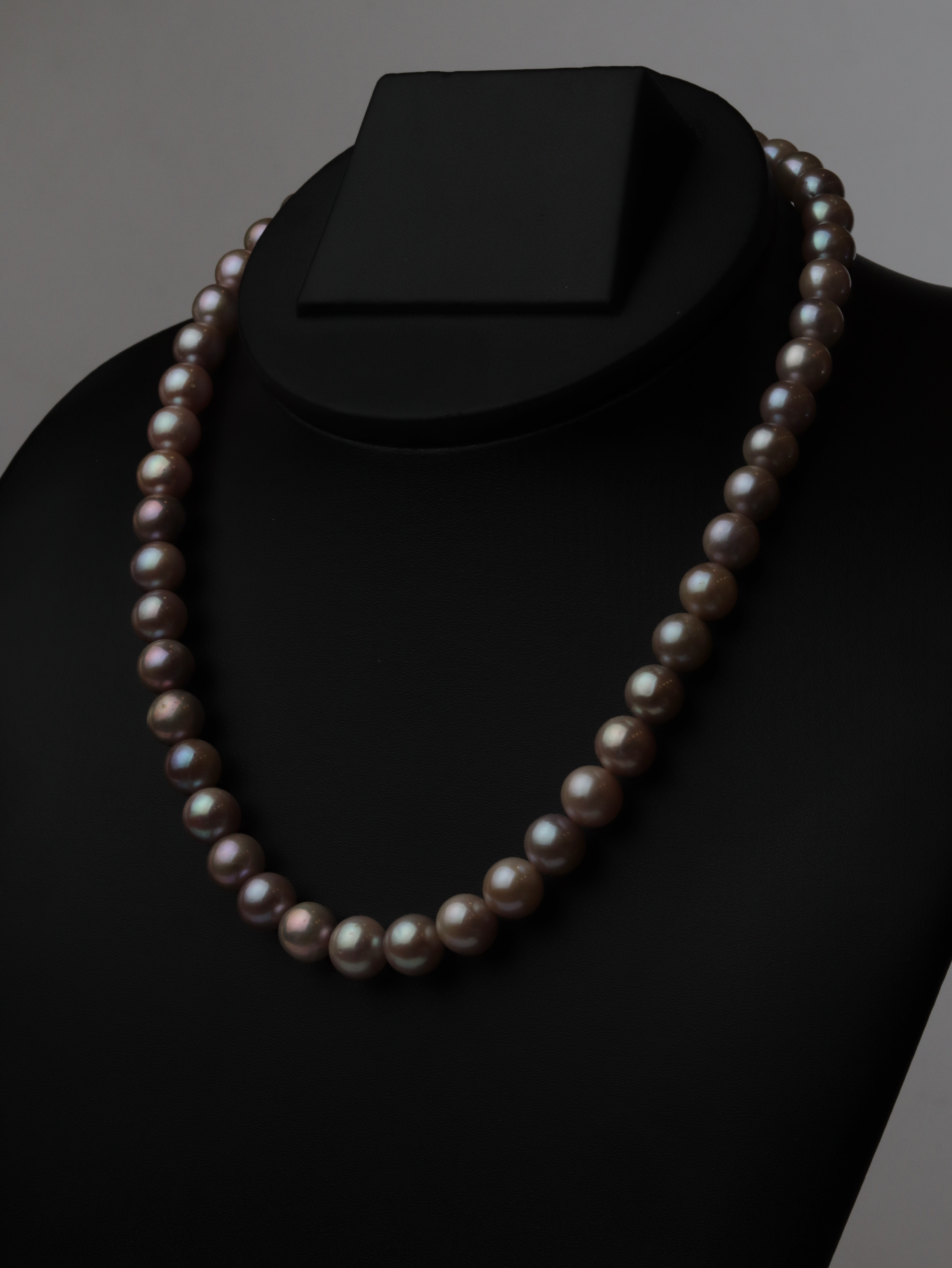 Lustrous 16" Single-Strand Metallic Freshwater Pearl Necklace