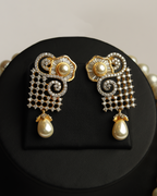 Pearl Necklace with Artistic Pendant Set