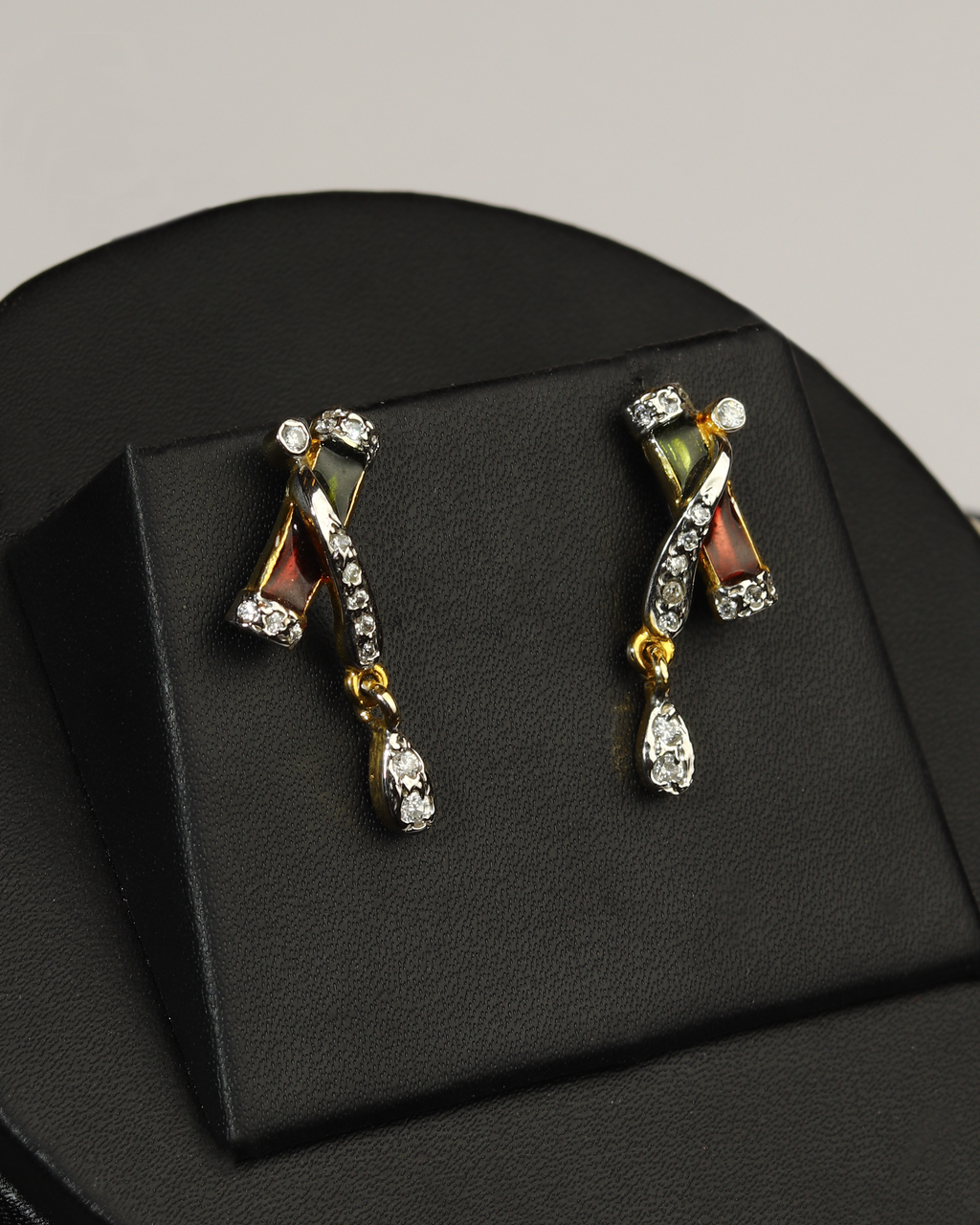 Pearl Necklace with Artistic Pendant Set