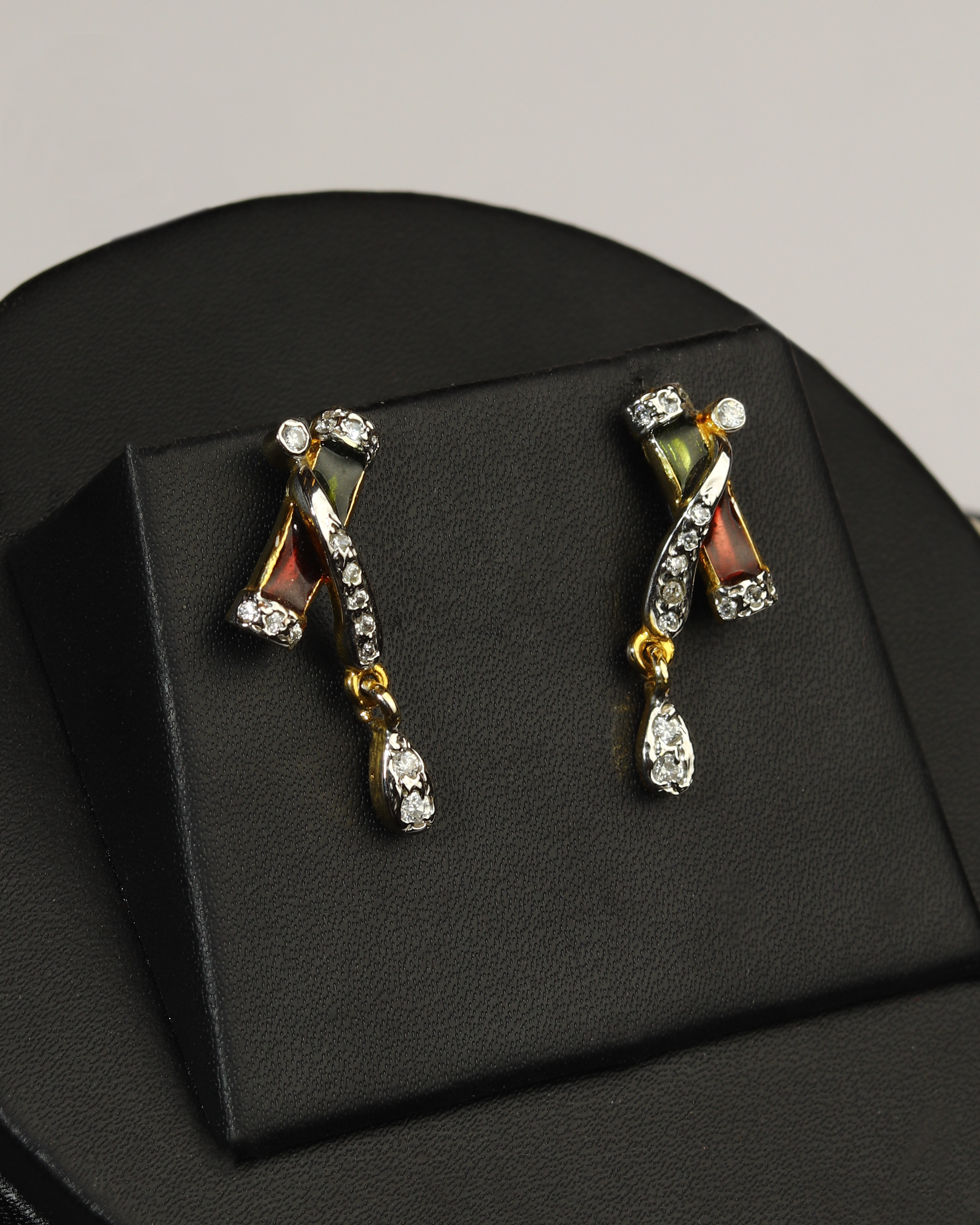 Pearl Necklace with Artistic Pendant Set